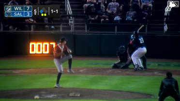 Franklin Primera singles on a line drive to left fielder Handelfry Encarnacion. Anderson Fermin scores.
