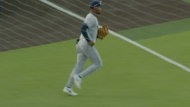 Curtis Washington Jr.'s sliding catch