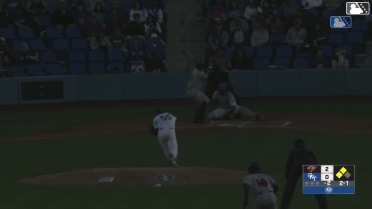 Clayton Gray singles on a line drive to right fielder Landyn Vidourek. Jack O'Dowd scores. Jeremy Ciriaco to 3rd.