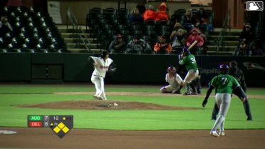 Javier González In play, run(s) to Luis Guanipa