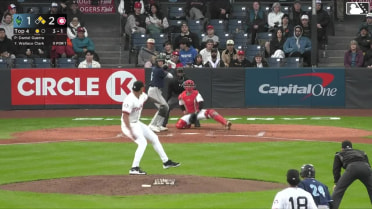 Wallace Clark lines into a double play, center fielder Matt Scannell to first baseman Peyton Williams. Alberto Barriga out at 1st.