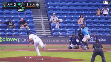 Echedry Vargas homers (27) on a line drive to left center field. Wessley Roberson scores.