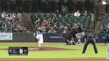 Justin Foscue walks. Gilberto Celestino scores. Jose Herrera to 3rd. Dairon Blanco to 2nd.