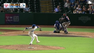 Jonathan Ornelas walks. Max Muncy scores. Wild pitch by pitcher José Rodríguez.