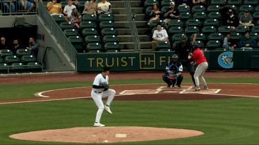 Davis Martin strikes out the side in the 1st inning