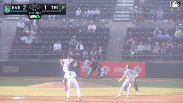 Felnin Celesten singles on a line drive to center fielder Anthony Scull. Jonny Farmelo scores. Felnin Celesten to 2nd. Felnin Celesten advances to 2nd, on a fielding error by center fielder Anthony Scull.