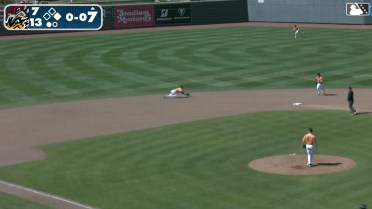 Dayan Frias' diving play 