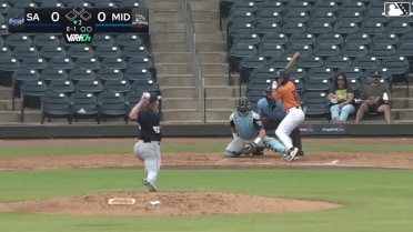 Casey Yamauchi homers (2) on a line drive to left field. Clark Elliott scores.
