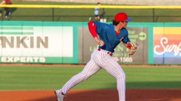 Late Surge Spurs Threshers Win