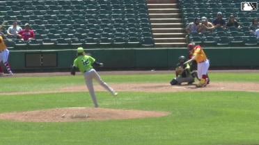 Aroon Escobar's solo homer