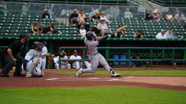 Hooks Score Six Unanswered Runs, Capture Series Opener