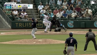 LaMonte Wade Jr. walks. Junior Perez scores. Korey Lee to 2nd. Wild pitch by pitcher Justin King.