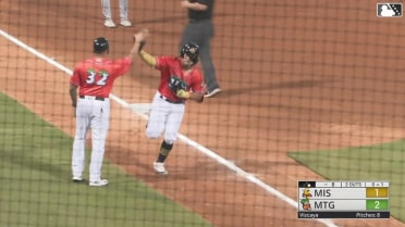 Heriberto Hernandez hits his 10th homer of the season