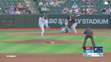 Liomar Martinez In play, run(s) to Luis Peña