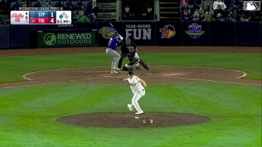 Alan Roden doubles (2) on a sharp fly ball to left fielder Corey Julks. Kaelen Culpepper scores.