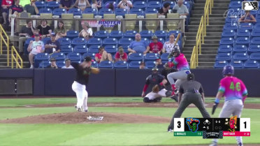 Emil Morales singles on a line drive to left fielder Juan Benjamin. Eduardo Quintero scores. Emil Morales to 2nd.