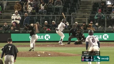 Carson Taylor homers (1) on a fly ball to right field. Colt Emerson scores. Connor Joe scores.