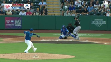 Keynan Middleton In play, run(s) to Nick Solak