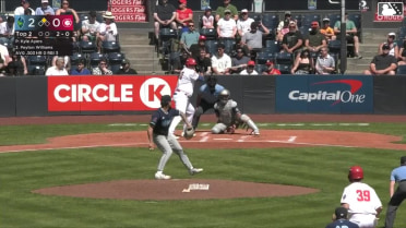Peyton Williams singles on a sharp line drive to right fielder Avery Owusu-Asiedu. Dub Gleed scores.