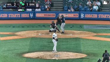 Hunter Hodges Ball to Kevin Bazzell