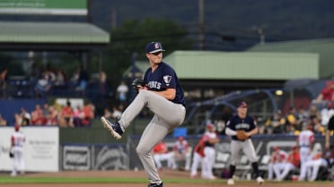Dunham Homers In Second Straight As Patriots Drop Series Finale In Erie