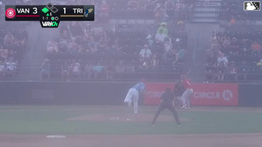 Eric Snow doubles (7) on a sharp line drive to center fielder Jorge Ruiz. Jake Casey scores.