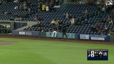 Phillip Evans makes a great catch in foul territory 