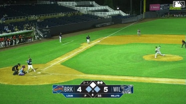 Eli Willits singles on a line drive to center fielder Aidan Smith. Teo Banks scores. Elijah Nunez scores.