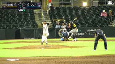 Ian Medina In play, run(s) to Edgleen Perez