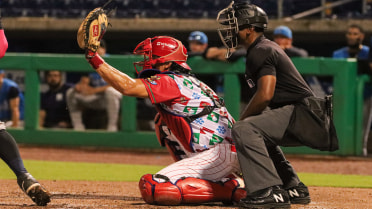 Five-Run Fifth Inning Vaults Threshers to Victory