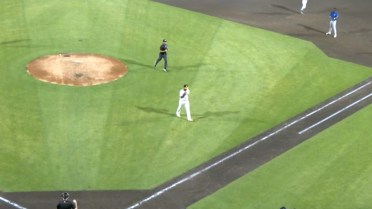 Reinold Navarro ends the 5th with a strikeout