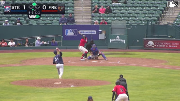 Clayton Gray singles on a line drive to center fielder Bobby Blandford. Luis Mendez scores. Clayton Gray to 2nd.