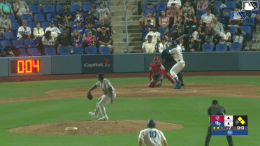 Joendry Vargas' two-run triple