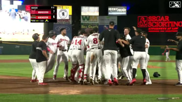 Travis Blankenhorn walks it off with a homer to right