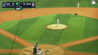 Ronny Cruz triples (2) on a sharp line drive to right fielder JT Benson. Miguel Villarroel scores. Eli Willits scores.