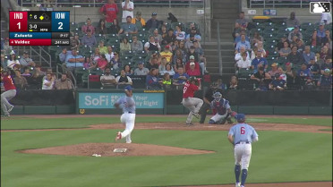 Enmanuel Valdez triples (2) on a ground ball to right fielder Chas McCormick. Joey Bart scores.