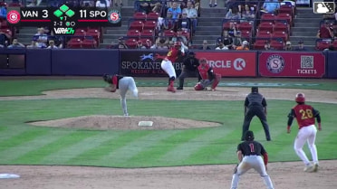 Roynier Hernandez out on a sacrifice fly to left fielder J.R. Freethy. Kelvin Hidalgo scores.