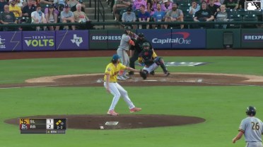 Nolan Kingham In play, run(s) to Yolmer Sánchez