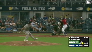 Ramón Rodríguez homers (3) on a fly ball to left center field. Eddys Leonard scores.