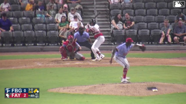 Luis De Leon singles on a sharp line drive to right fielder Cristhian Vaquero. Arturo Flores scores. Jadyn Fielder scores.