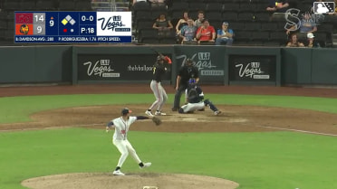Bo Davidson doubles (6) on a sharp line drive to center fielder Brayan Buelvas. Scott Bandura scores.