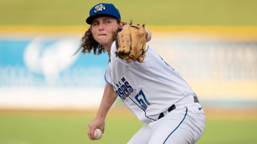 Andrew Hoffmann Makes MLB Debut With Kansas City Royals