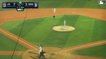 Daiverson Gutierrez homers (4) on a line drive to left field. Yonatan Henriquez scores.