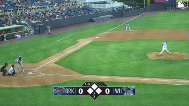 Jamari Baylor homers (3) on a fly ball to center field.