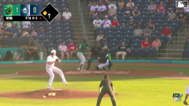 Juan Mateo grounds out to second baseman Efren Teran. Luis Guanipa scores.