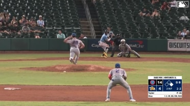 Jhon Diaz doubles (5) on a sharp line drive to right fielder Alex Ramírez. Émilien Pitre scores. Jhon Diaz to 3rd.
