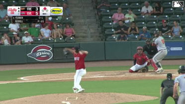 Colin Yeaman reaches on a fly ball to right fielder Justin Gonzales. Official Scorer ruling pending. Colin Tuft scores. Colin Yeaman to 3rd.