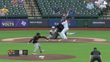 Diego Castillo singles on a fly ball to right fielder Bryce Teodosio. Cody Freeman scores. Blaine Crim to 2nd.