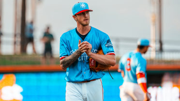 Hooks Blanked in Pitchers' Duel