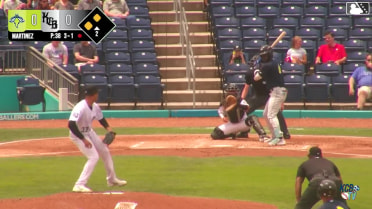 Josi Novas singles on a fly ball to center fielder Jaden Fauske. Hyungchan Um scores. Jhosmmel Zue to 3rd.